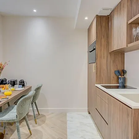 Peaceful Getaway Near Marais - With Ac Apartment *